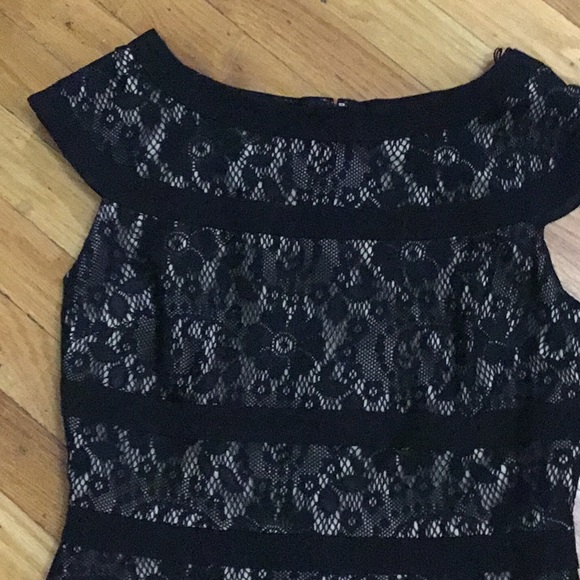 Adrianna Papell Black Lace Dress SZ 10 EUC - Picture 3 of 5